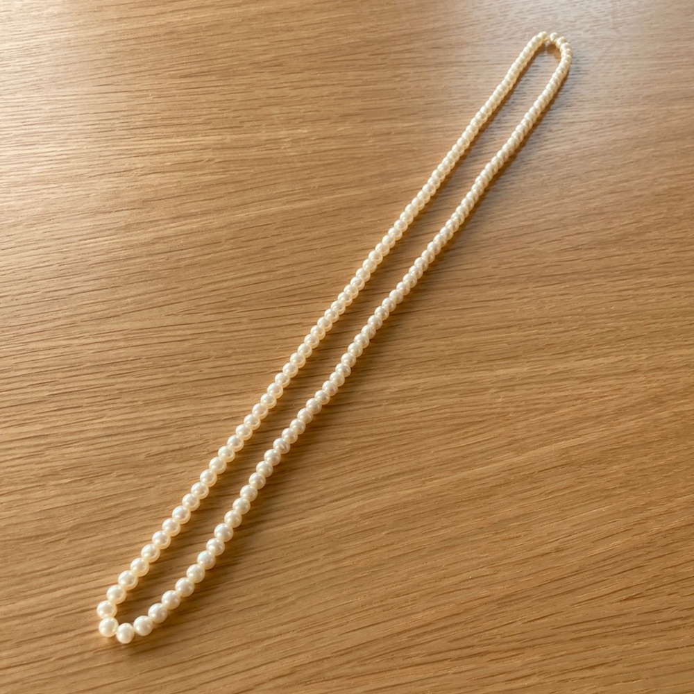 Pearl necklace, 15in long (see photos)